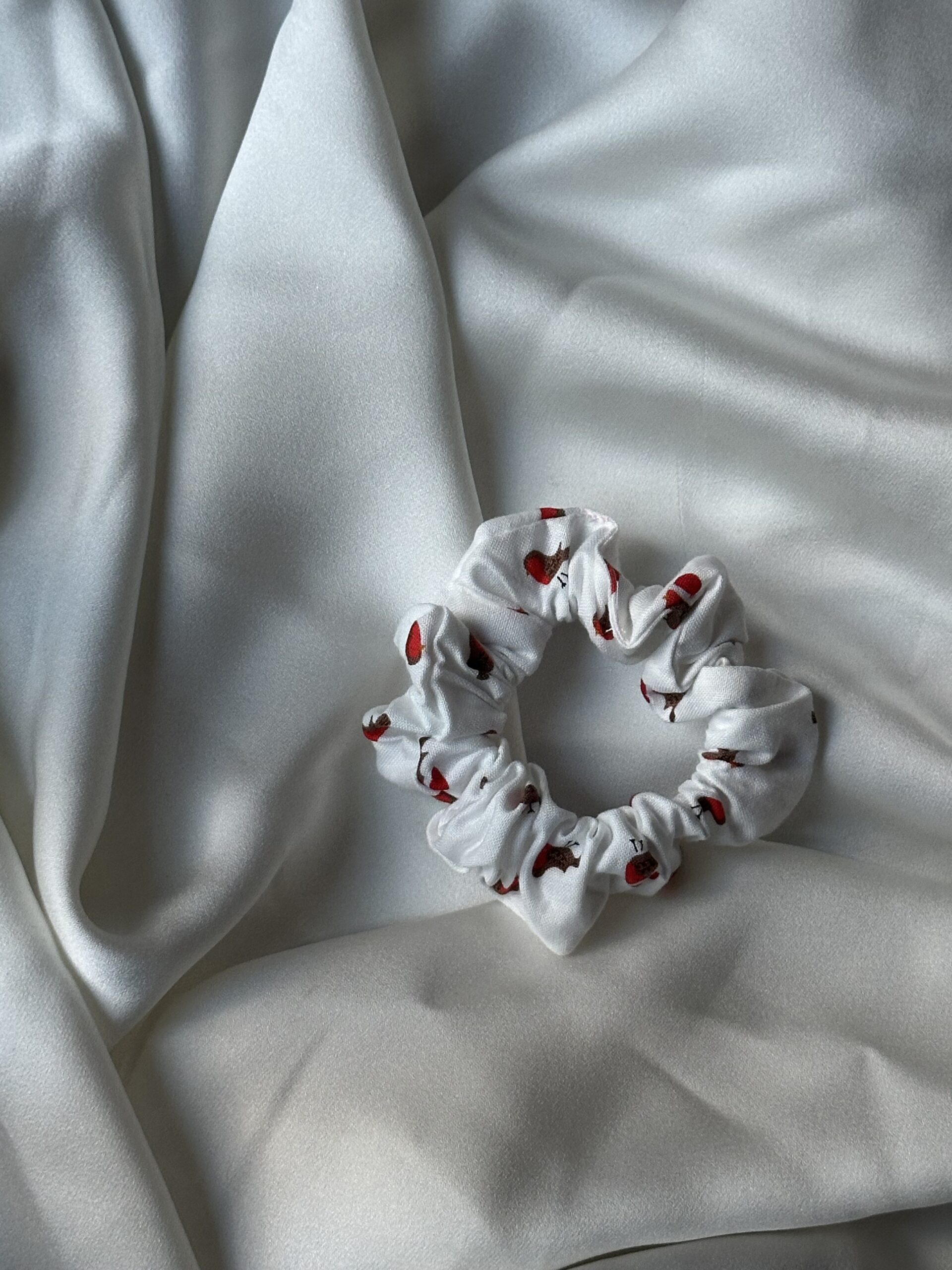 Mini Christmas Robin Scrunchie