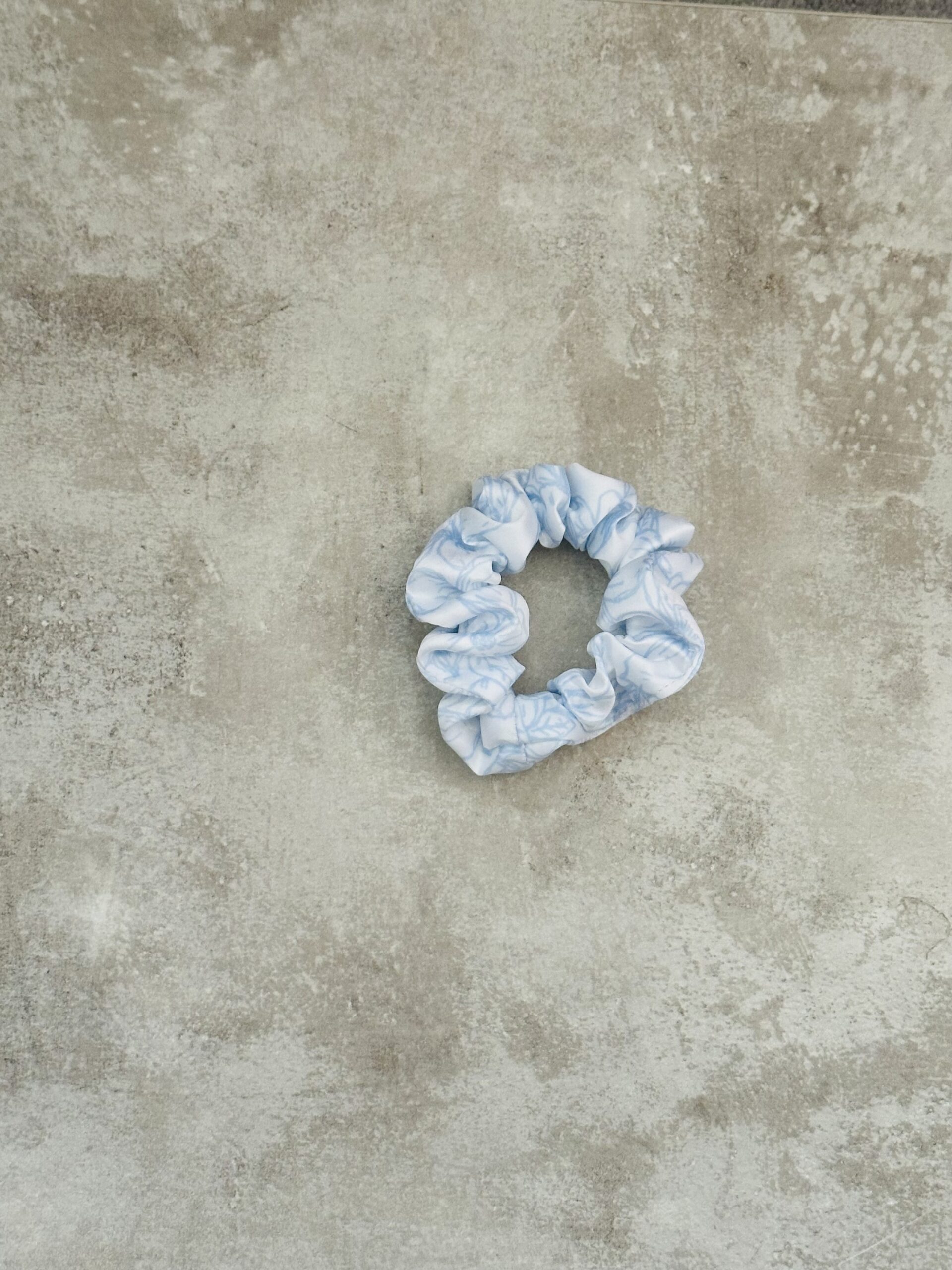 Mini Silk Scrunchie - Petunia