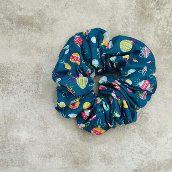 Oversized Liberty Scrunchie - Deck The Halls Tumbling Baubles