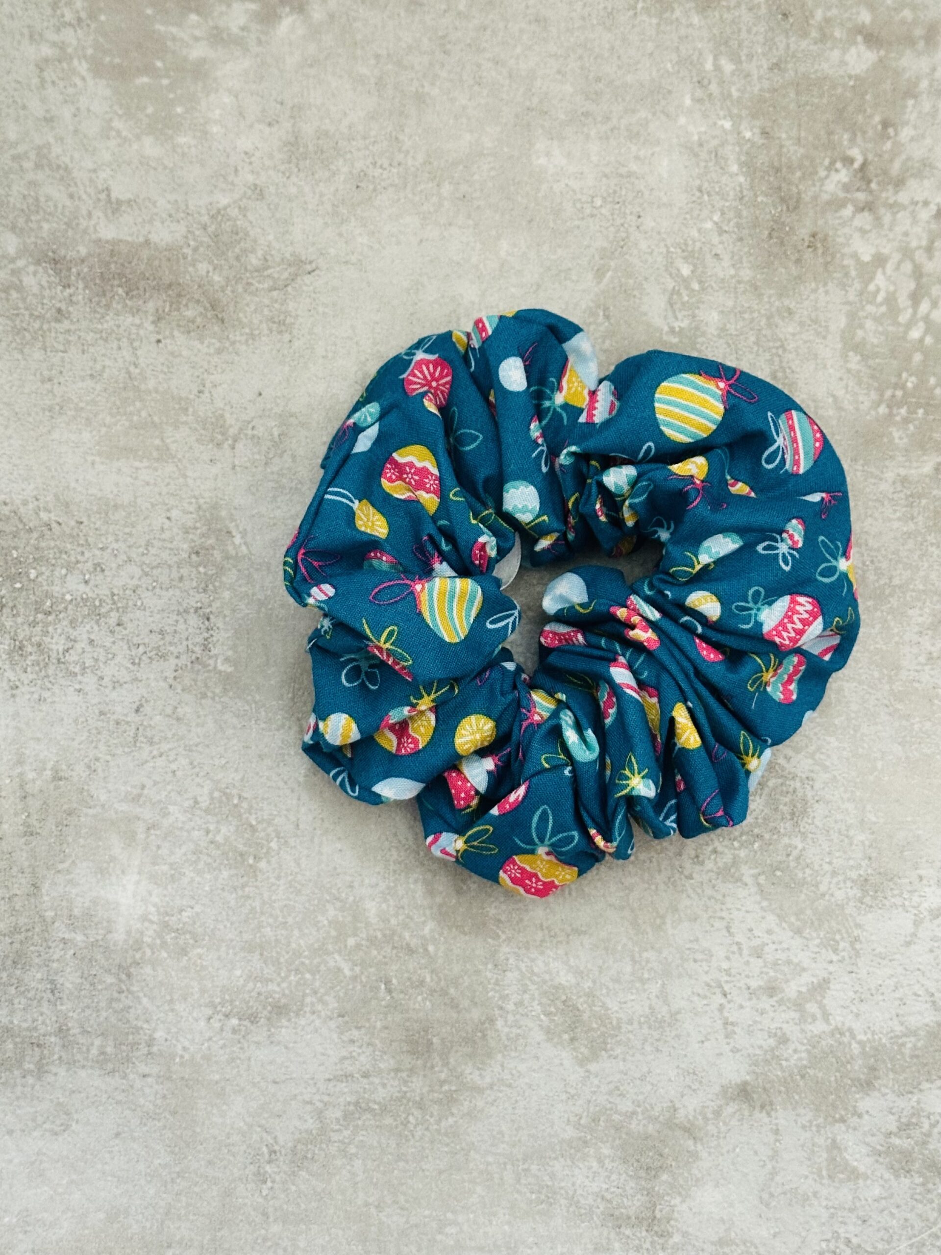 Oversized Liberty Scrunchie - Deck The Halls Tumbling Baubles